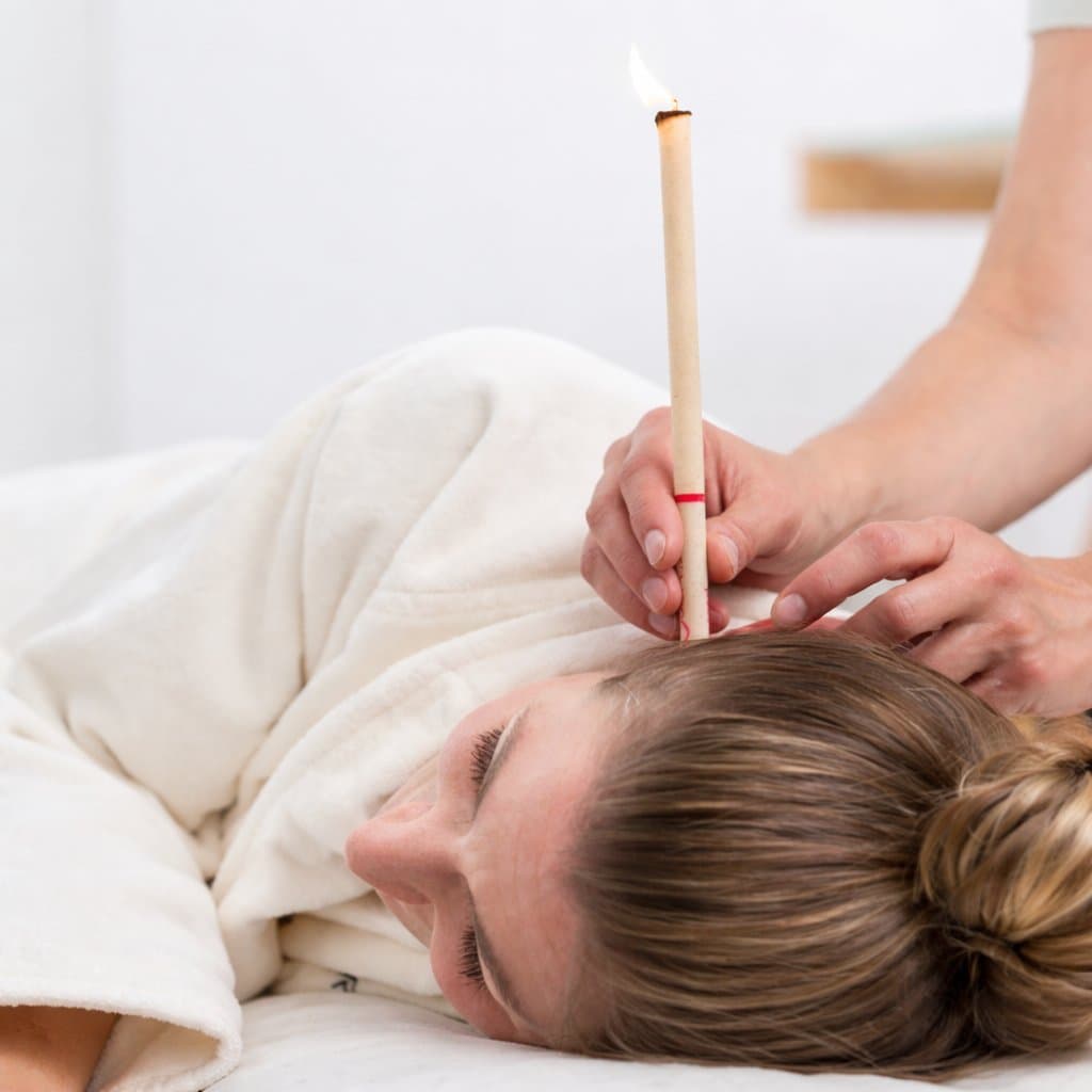 Świecowanie uszu — zabieg w gabinecie AGAMED Szczecin